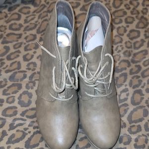 Brand new wedge booties in taupe